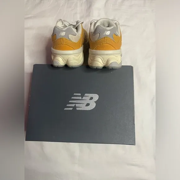 🆕listing…New Balance Toddler Sneakers