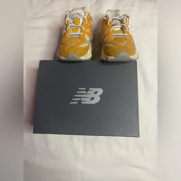 🆕listing…New Balance Toddler Sneakers