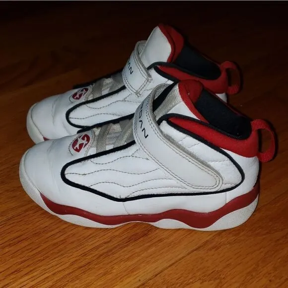 LITTLE KIDS' JORDAN PRO STRONG BASKETBALL SHOES