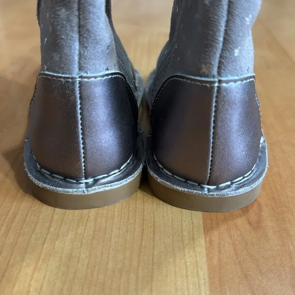 Livie and Luca LIKE NEW Toddler Girls Gray Star Boots size 6