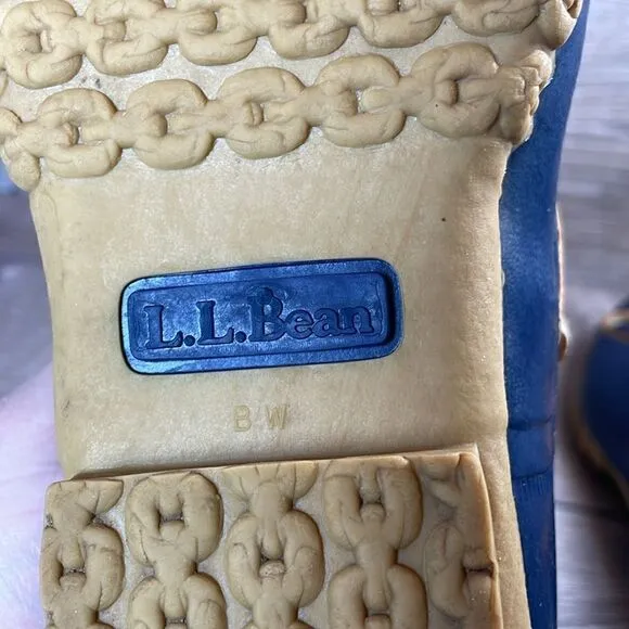 LL Bean Bean Boots Women’s Sz 6W Waterproof Tan Leather Navy Rubber Duck Boots
