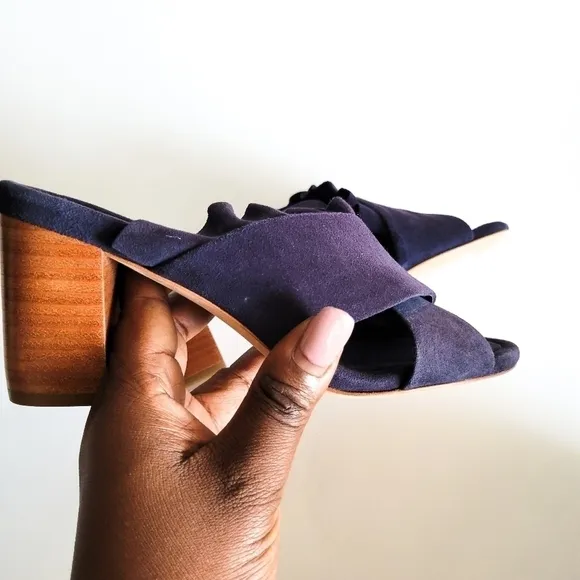 Loeffler randall Talley Navy blue sandal With Ruffle Details Size 6 Summer Shoes