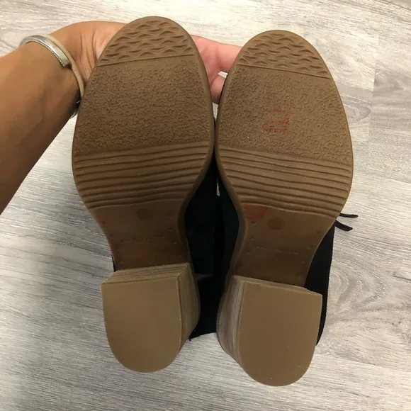 Lucky Brand Booties Size 9.5 Obaha Peep Toe Short Suede Boots Zipper Front