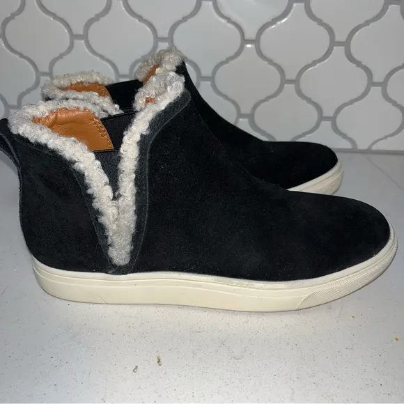 Lucky Brand Boots Black Sherpa Laycia Chelsea Ankle Sneaker Suede Leather 7