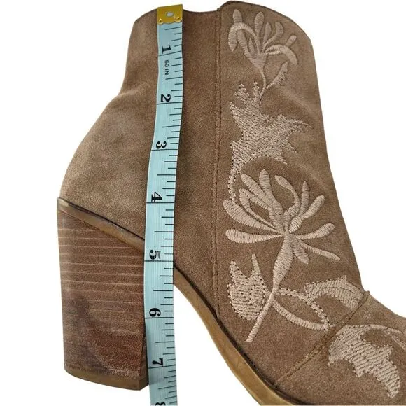Lucky Brand Elenor2 Suede Leather Zip Embroidered Ankle Heeled Booties Size 7