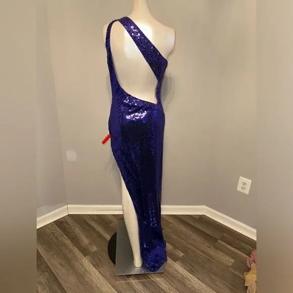 MAC DUGGAL SEQUINED ONE SHOULDER ASYMMETRICAL HEM GOWN