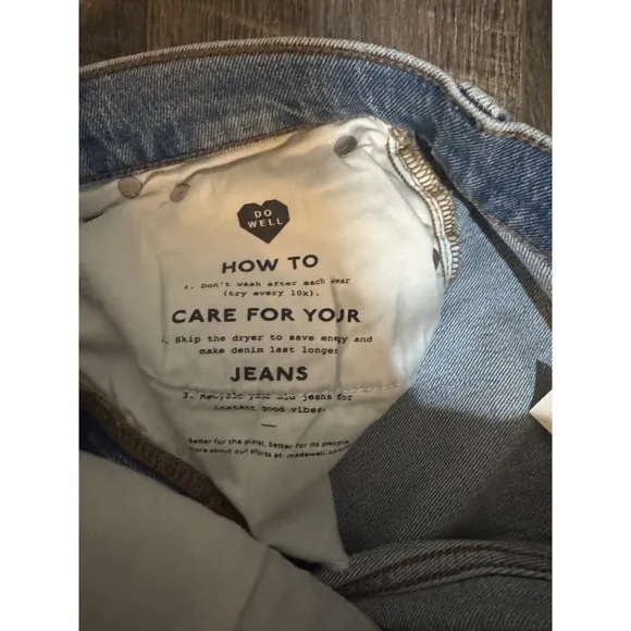 Madewell 90's Straight Leg Jeans distressed Hem Light Wash Denim
