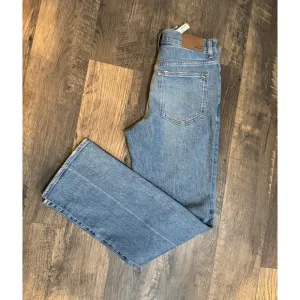 Madewell 90's Straight Leg Jeans distressed Hem Light Wash Denim