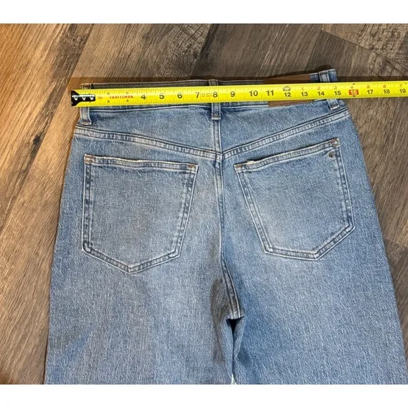 Madewell 90's Straight Leg Jeans distressed Hem Light Wash Denim