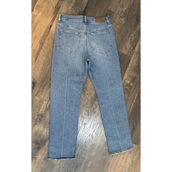 Madewell 90's Straight Leg Jeans distressed Hem Light Wash Denim