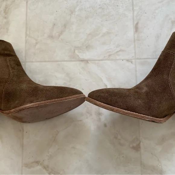 Madewell The Brenner Stacked Heels Ankle Boots in Mink Suede size 9.5