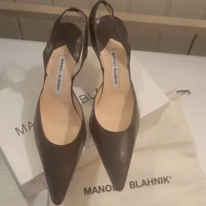 Manolo Blahnik black pointed espadrille stilettos size 41