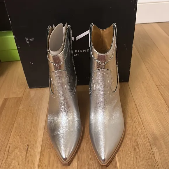 Marc Fisher Gona Women's Bootie in Metallic Silver NEW
