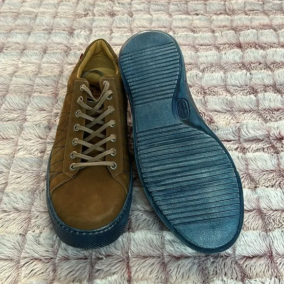 Marc Joseph Atkin St.Men’s Suede  Sneakers /Shoe size 9