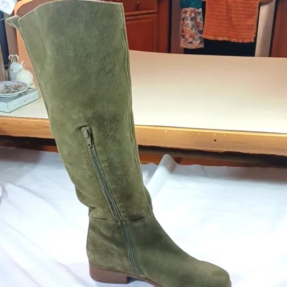 Matissa Olive Green 100% Leather Suede Knee-High Boots 6M New