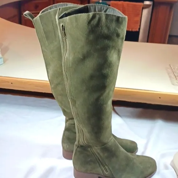 Matissa Olive Green 100% Leather Suede Knee-High Boots 6M New