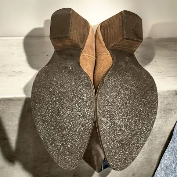 Matisse Shamus WC Tan Brown Soft Suede Ankle Booties 3” Block Heel Zip Entry