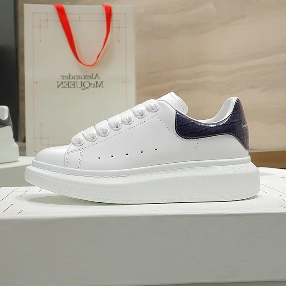 McQueen bright-tailed white leather casual shoes