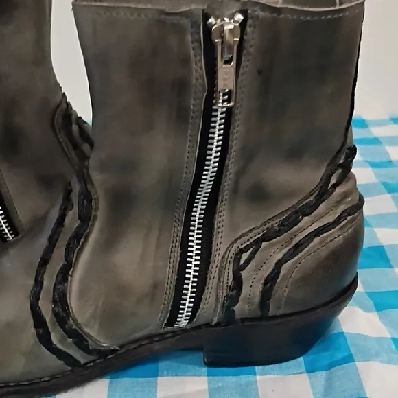 Men's Gray Leather Boots