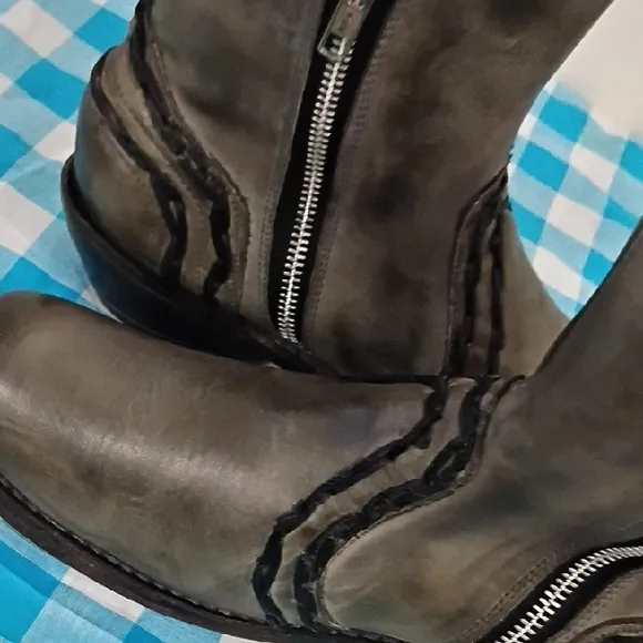 Men's Gray Leather Boots