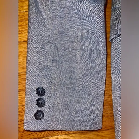 Men’s gray Suit