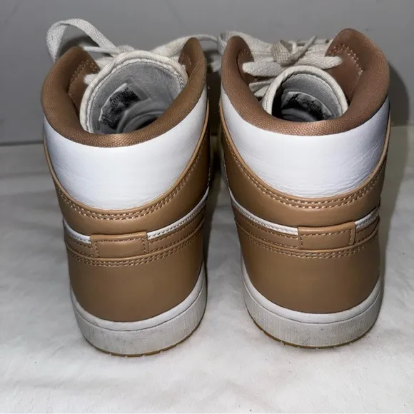 Mens Nike Air Jordan 1 Mid &quot;Tan Gum&quot; 554724-271 Size 9.5