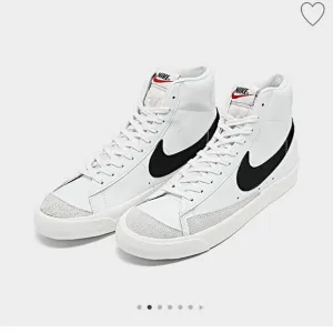 Men’s NIKE BLAZER MID '77 VINTAGE CASUAL SHOES