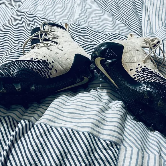 Men’s Nike Vapor Max Cleats Black and White - Size 9.5