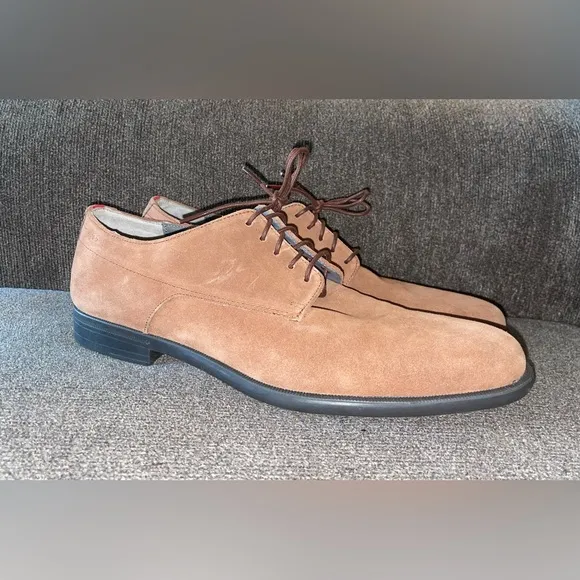 Men’s Size 11 HUGO Tan Oxford Suede Shoes with Classic Design