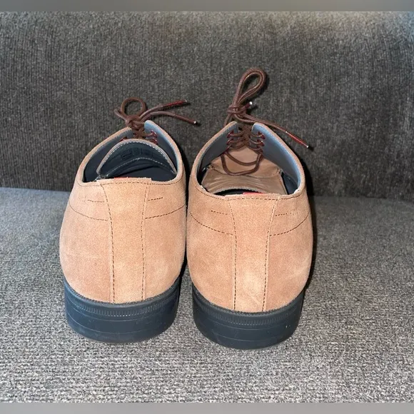 Men’s Size 11 HUGO Tan Oxford Suede Shoes with Classic Design