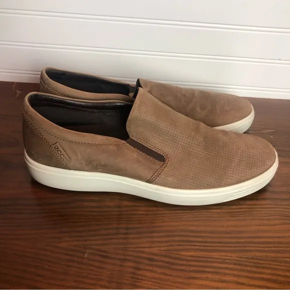 Men's Soft 7 Slip-On 2.0 Nubuck Leather Sneakers Sz 9 1/2
