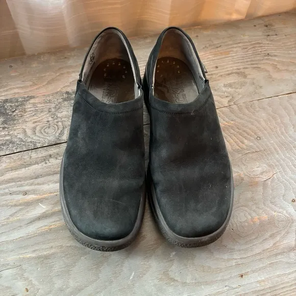 Mephisto black suede slip on shoes | size 9.5