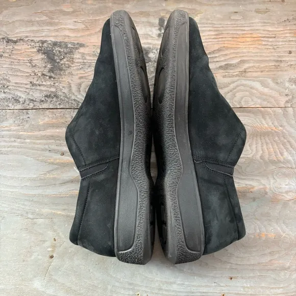 Mephisto black suede slip on shoes | size 9.5