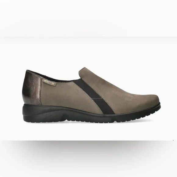 Mephisto Romea Slip on Nubuk Shoes in walnut Sz 10