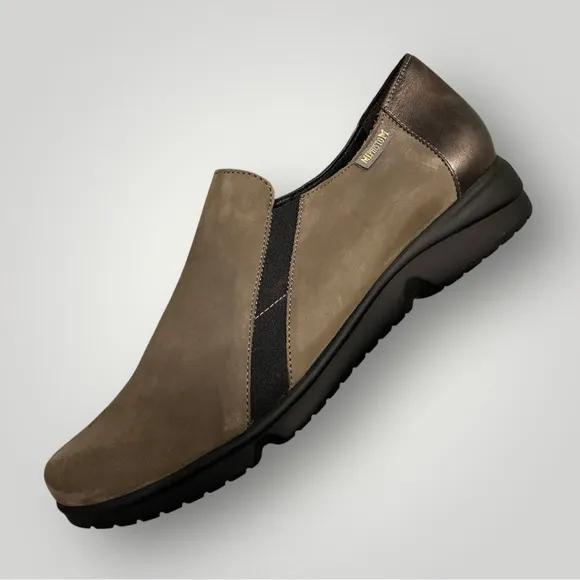Mephisto Romea Slip on Nubuk Shoes in walnut Sz 10