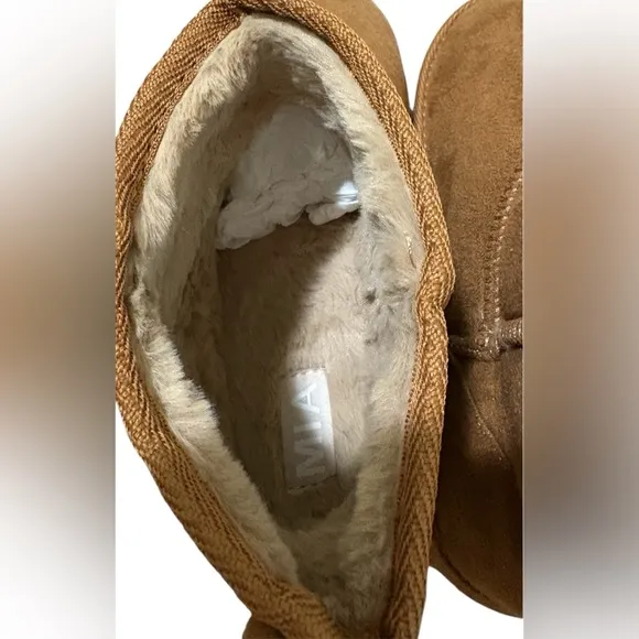 MIA Tan Ankle Boots with Fuzzy Lining and Slouchy Silhouette Size 8.5M