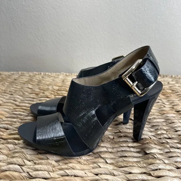 Michael Kors Shoes Women 10 Blue Gold Strappy Trendy Classy Classic