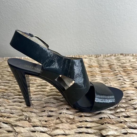 Michael Kors Shoes Women 10 Blue Gold Strappy Trendy Classy Classic