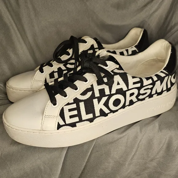 MICHAEL KORS SNEAKERS 🖤🤍🖤 size 8.5 👟 platform shoes 🤍🖤