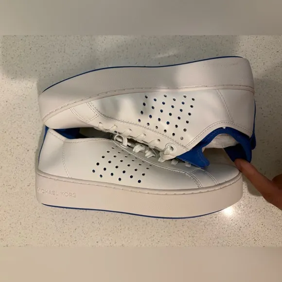 Michael Kors Women's‎ White Blue Leather Mesh Low Sneakers Shoes Lace Ups 6