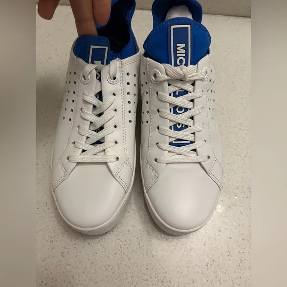 Michael Kors Women's‎ White Blue Leather Mesh Low Sneakers Shoes Lace Ups 6