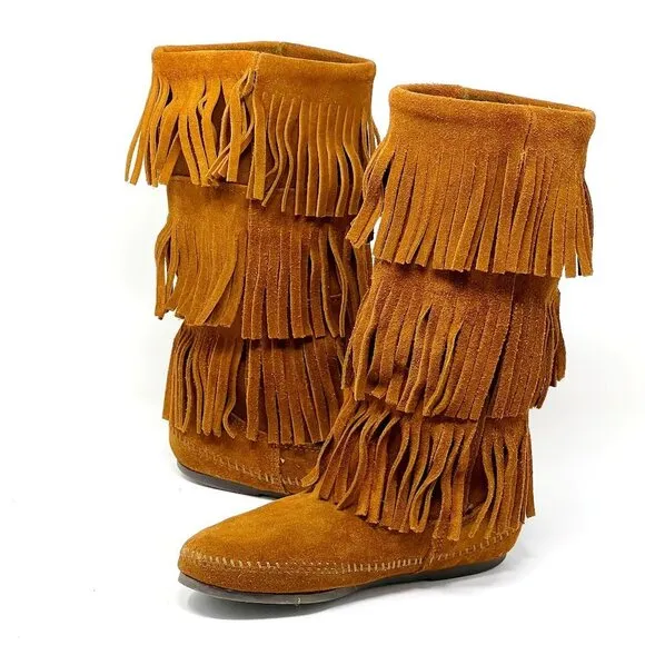 Minnetonka 3-Layer Fringe Moccasin Boots. Brown. Size 6