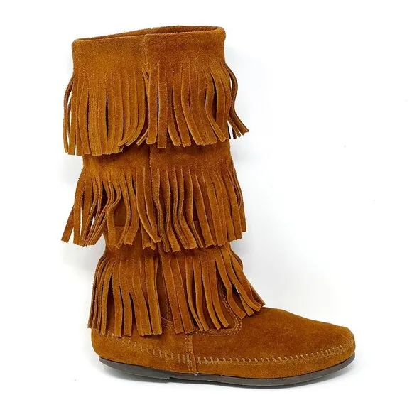 Minnetonka 3-Layer Fringe Moccasin Boots. Brown. Size 6