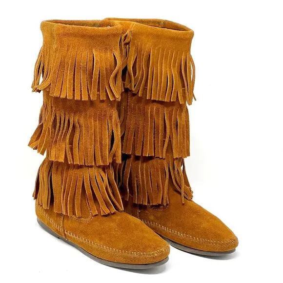 Minnetonka 3-Layer Fringe Moccasin Boots. Brown. Size 6