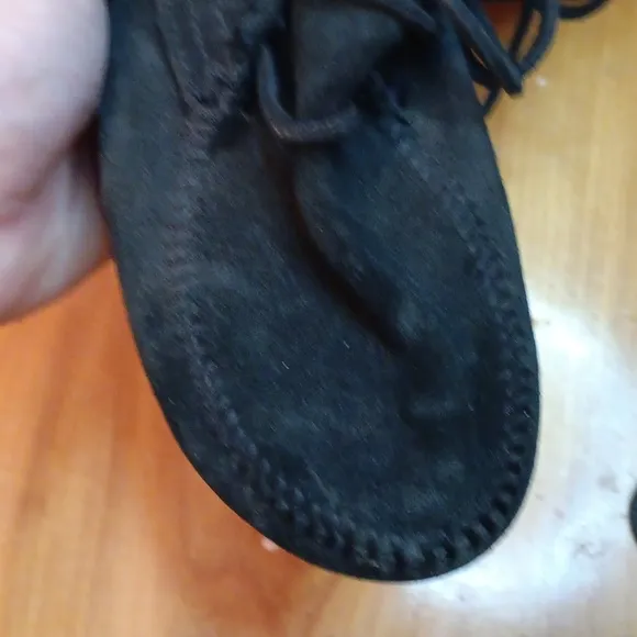 Minnetonka Fringed Black Suede Boots Size 6