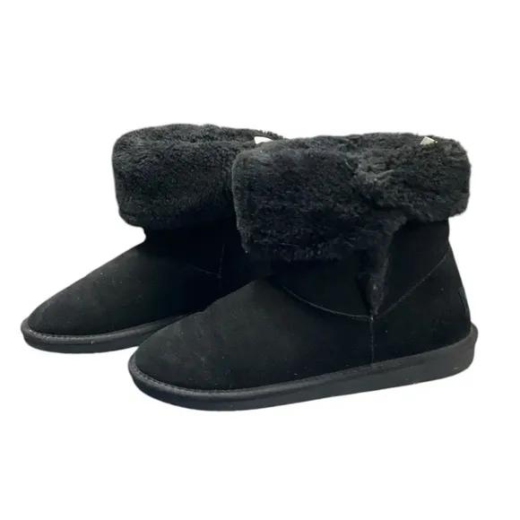 Minnetonka Leather Moccasin Ankle Hi Pug Boots Size 9