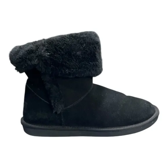 Minnetonka Leather Moccasin Ankle Hi Pug Boots Size 9