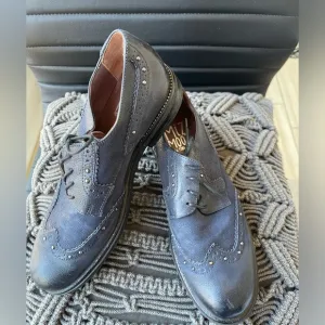 Miz Mooz Oxford Shoes Women’s SZ 41 Blue Leather Wingtip Lace Up Classic Studded