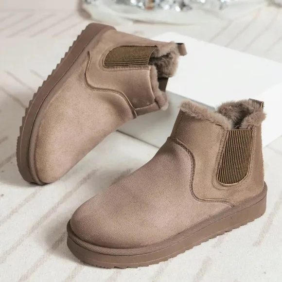 Mocha Brown/Tan Winter Boots with Slip-On Design and Sturdy Soles, size 40 (US8)