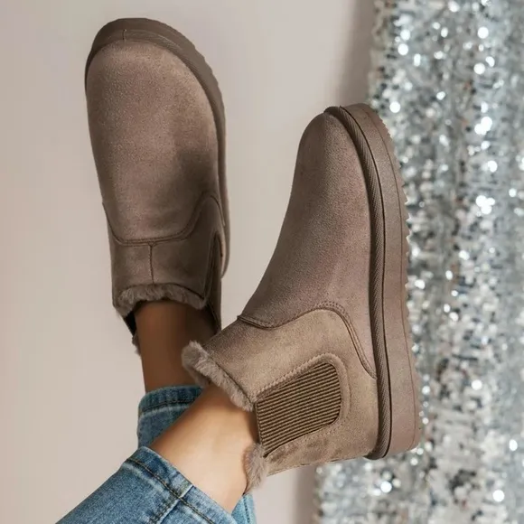 Mocha Brown/Tan Winter Boots with Slip-On Design and Sturdy Soles, size 40 (US8)